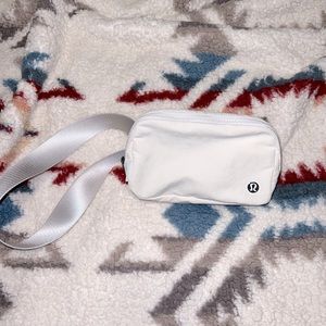 White opal everywhere belt bag